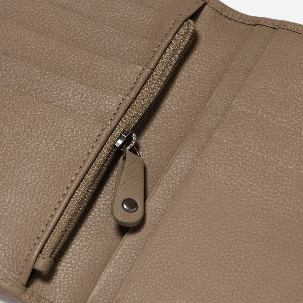 Atlas Passport Holder